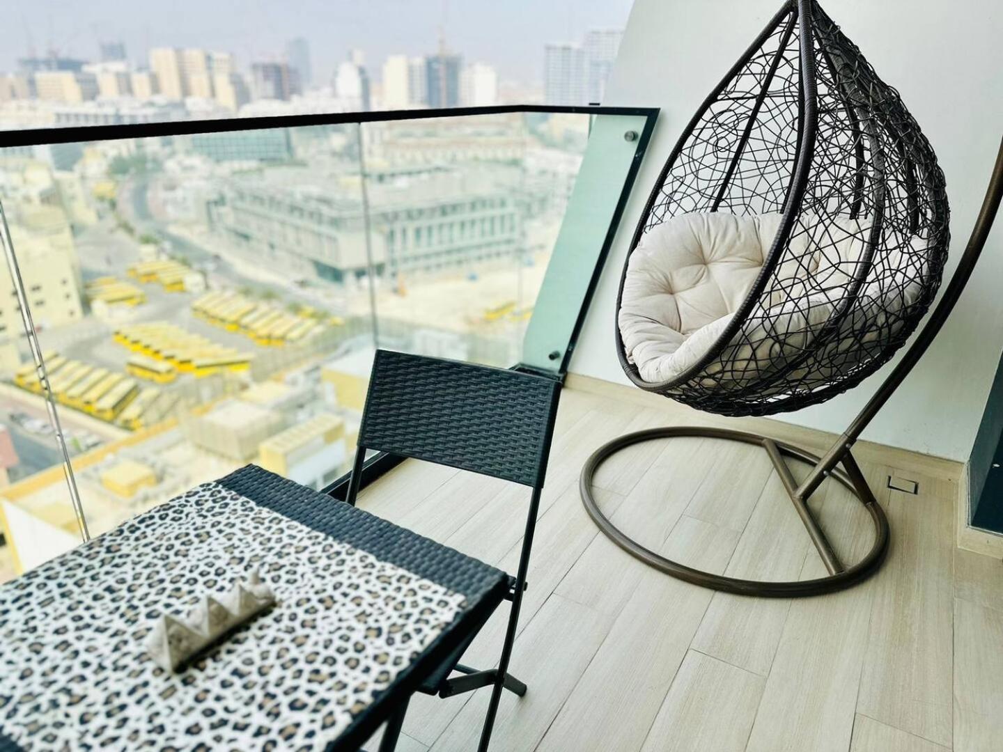 Chic 2Br In Jvc Balcony Pool & Parking Apartment