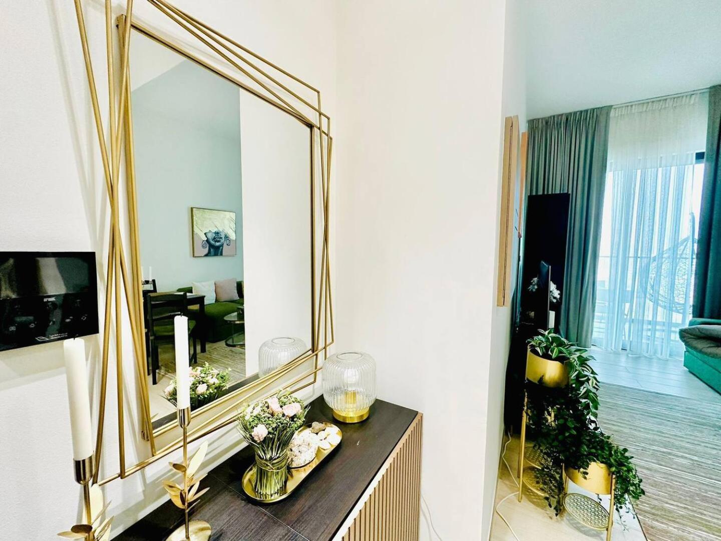 Chic 2Br In Jvc Balcony Pool & Parking * Dubai