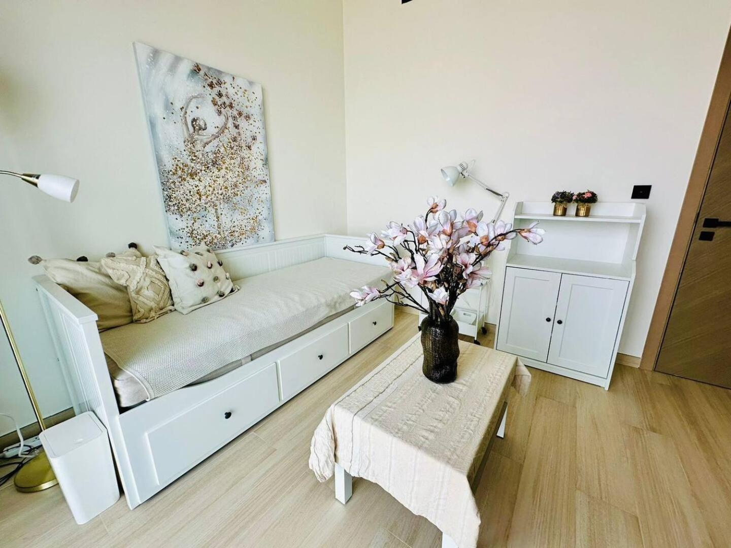 Apartment Chic 2Br In Jvc Balcony Pool & Parking *